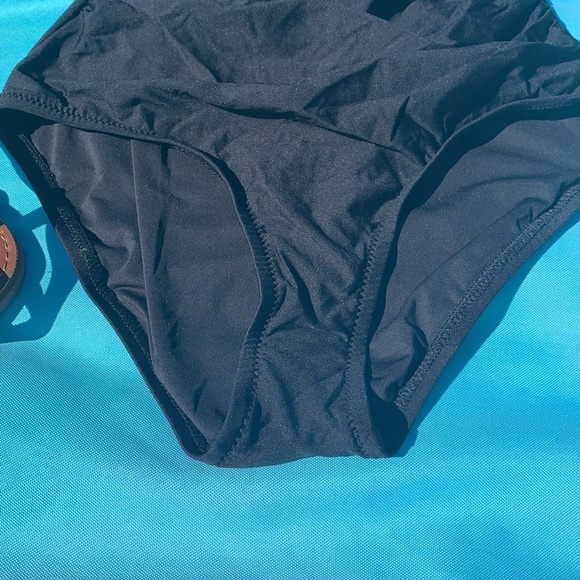 🆕 j crew Ruched bandeau one-piece swimsuit size 2 d cup - Picture 2 of 7